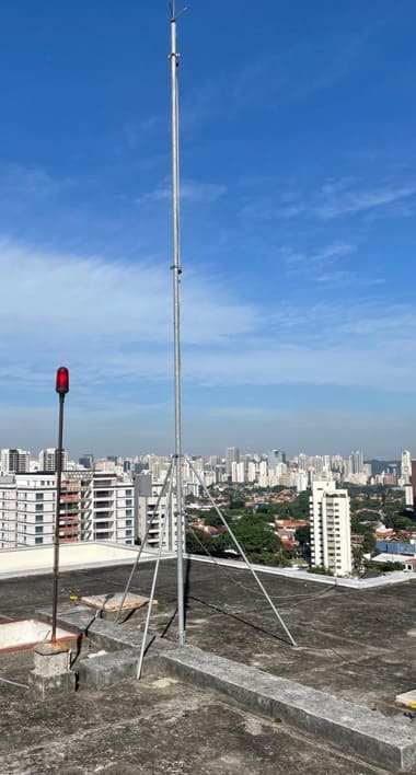Sistema de Para-Raios instalado em cobertura de edifício em São Paulo